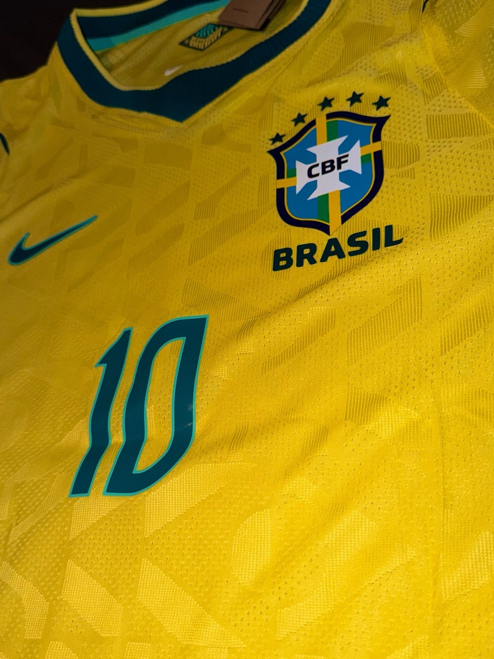 Brazil Neymar Jr #10 Yellow Soccer Jersey World Cup 2026 Home Slim Fit - Picture 4 of 5